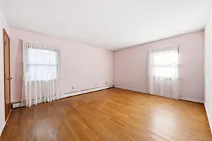 31 Woodland Dr, East Islip, NY 11730 - Photo 11