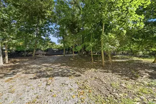 31 Woodland Dr, East Islip, NY 11730 - Photo 29