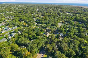 31 Woodland Dr, East Islip, NY 11730 - Photo 33