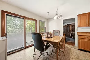 31 Woodland Dr, East Islip, NY 11730 - Photo 9