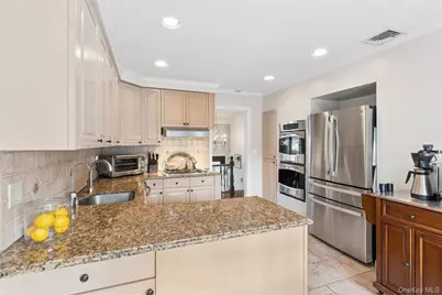 1650 James Street, Merrick, NY 11566 - Photo 15