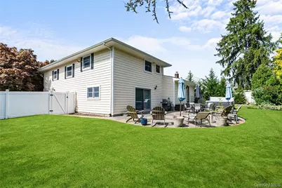 71 Roosevelt Drive, East Norwich, NY 11732 - Photo 3