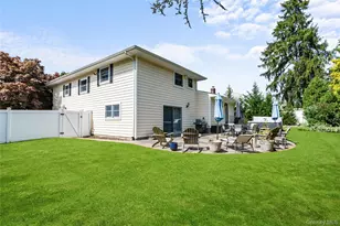 71 Roosevelt Dr, East Norwich, NY 11732 - Photo 3