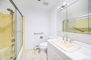 3 Oasis Pl, East Northport, NY 11731 - Photo 25