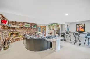 3 Oasis Pl, East Northport, NY 11731 - Photo 11
