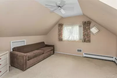 472 Chelsea Avenue, West Babylon, NY 11704 - Photo 15