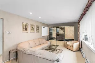 472 Chelsea Ave, West Babylon, NY 11704 - Photo 3