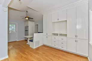 31 East St, Flanders, NY 11901 - Photo 5