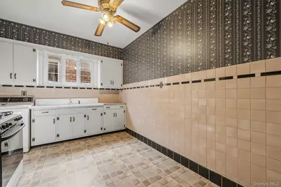 1824 Pilgrim Avenue, Bronx, NY 10461 - Photo 25