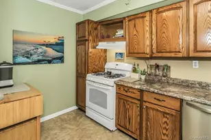 25 Neptune Blvd, Long Beach, NY 11561 - Photo 11