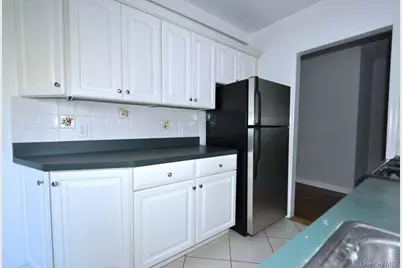 142 Garth Road #2N, Scarsdale, NY 10583 - Photo 9