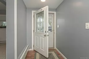 93 Abbey Ln, Levittown, NY 11756 - Photo 3