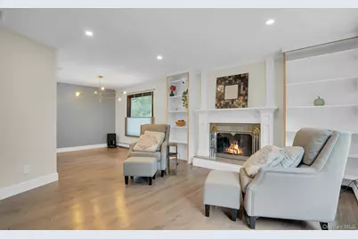 47 McArthur Lane, Smithtown, NY 11787 - Photo 9