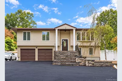 47 McArthur Lane, Smithtown, NY 11787 - Photo 3