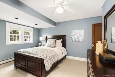 30 Astor Place, Williston Park, NY 11596 - Photo 19