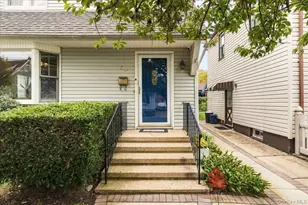 30 Astor Pl, Williston Park, NY 11596 - Photo 3