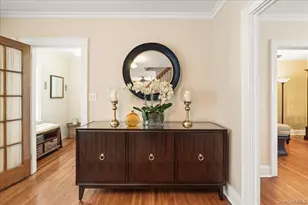 30 Astor Pl, Williston Park, NY 11596 - Photo 5
