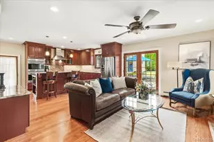 30 Astor Pl, Williston Park, NY 11596 - Photo 11