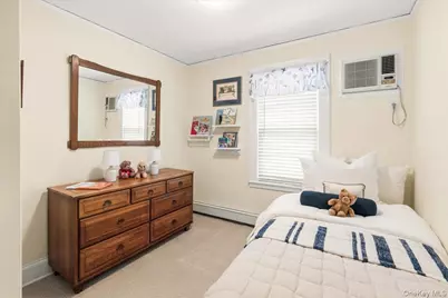 30 Astor Place, Williston Park, NY 11596 - Photo 17