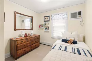 30 Astor Pl, Williston Park, NY 11596 - Photo 17