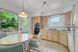 16 Salem Pl, White Plains, NY 10605 - Photo 11