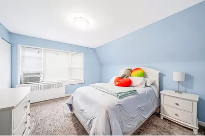 96 Van Cott Avenue, Hempstead, NY 11550 - Photo 15