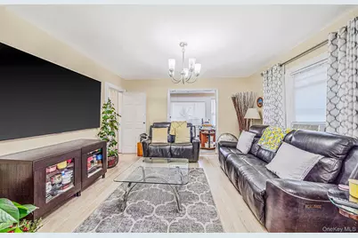 96 Van Cott Avenue, Hempstead, NY 11550 - Photo 5