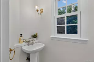 32 Eastview Ave, Pleasantville, NY 10570 - Photo 15