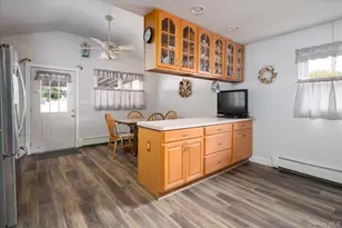 8 Park Cir N, Farmingdale, NY 11735 - Photo 5