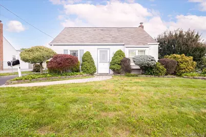 8 Park Circle N, Farmingdale, NY 11735 - Photo 1