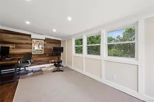 10 Grace Ct, Islip, NY 11751 - Photo 15
