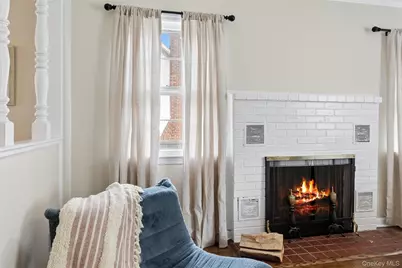 10 Grace Court, Islip, NY 11751 - Photo 9