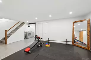 10 Grace Ct, Islip, NY 11751 - Photo 25