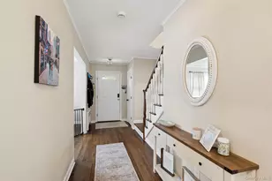10 Grace Ct, Islip, NY 11751 - Photo 17