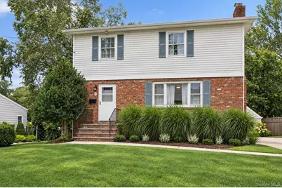 10 Grace Court, Islip, NY 11751 - Photo 1