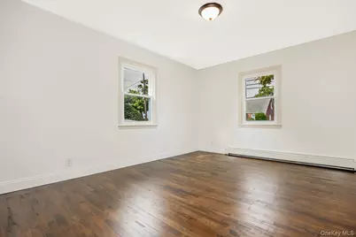 4 Sutton Court, West Islip, NY 11795 - Photo 9