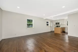 4 Sutton Ct, West Islip, NY 11795 - Photo 5