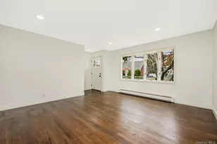 4 Sutton Ct, West Islip, NY 11795 - Photo 3