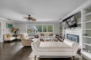 1361 Boxwood Dr E, Hewlett, NY 11557 - Photo 3