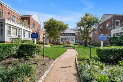 1367 Broadway #B17, Hewlett, NY 11557 - Photo 11