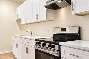 12 Balfour St, New York, NY 10305 - Photo 1