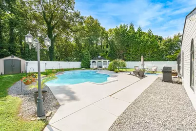 102 Inverness Road, Holbrook, NY 11741 - Photo 31