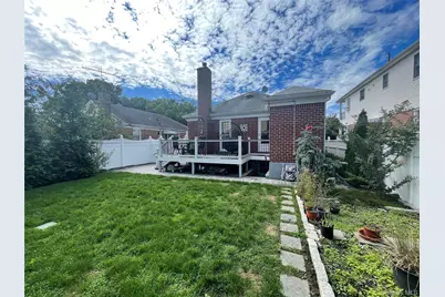 7625 250th Street, Bellerose, NY 11426 - Photo 37