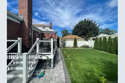 7625 250th Street, Bellerose, NY 11426 - Photo 35