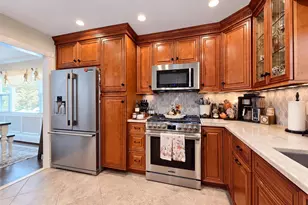521 Park Ave, Centereach, NY 11720 - Photo 9