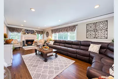 521 Park Avenue, Centereach, NY 11720 - Photo 5