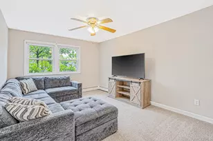 102 Robinson Ave, Medford, NY 11763 - Photo 3
