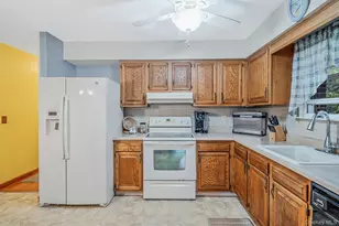 102 Robinson Ave, Medford, NY 11763 - Photo 11