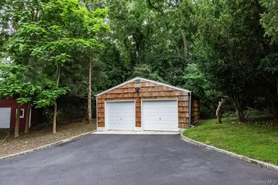 592 Landing Avenue, Smithtown, NY 11787 - Photo 45