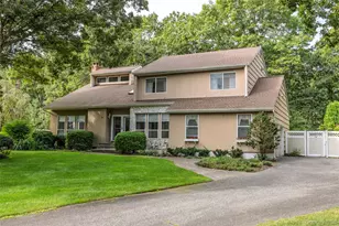 46 Golf Club Cir, Manorville, NY 11949 - Photo 45
